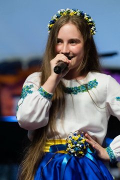 Яскраві Діти України
